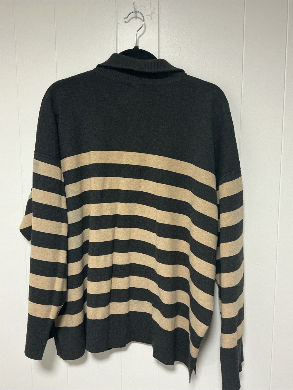 Free People sweater NWOT - Picture 3 of 4